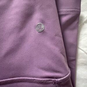 Like-New high wasted Lululemon leggings | size M (6-8) | lilac color